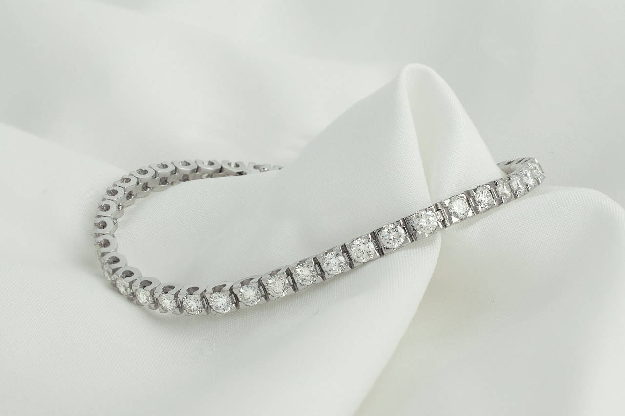 The History of the Tennis Bracelet: From Origins to Modern Fashion
